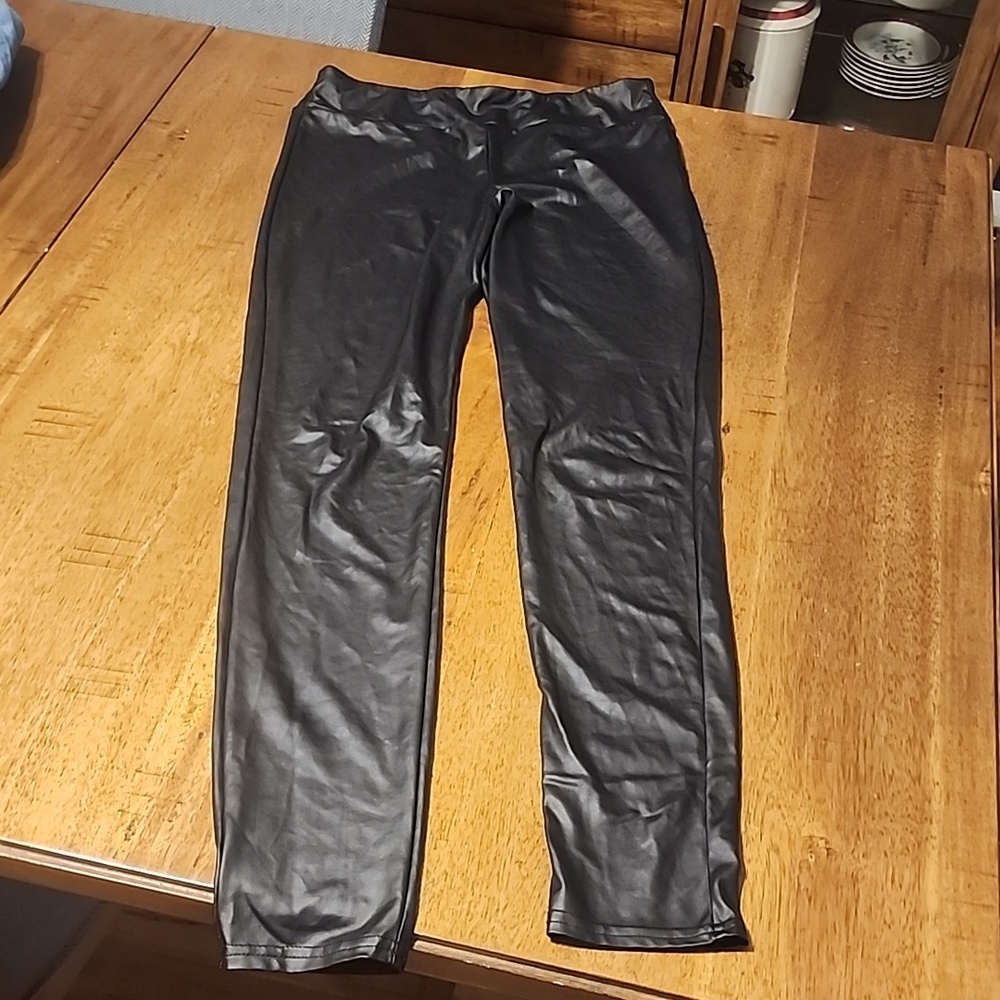 EYE CANDY FAUX LEATHER PANTS SZ L